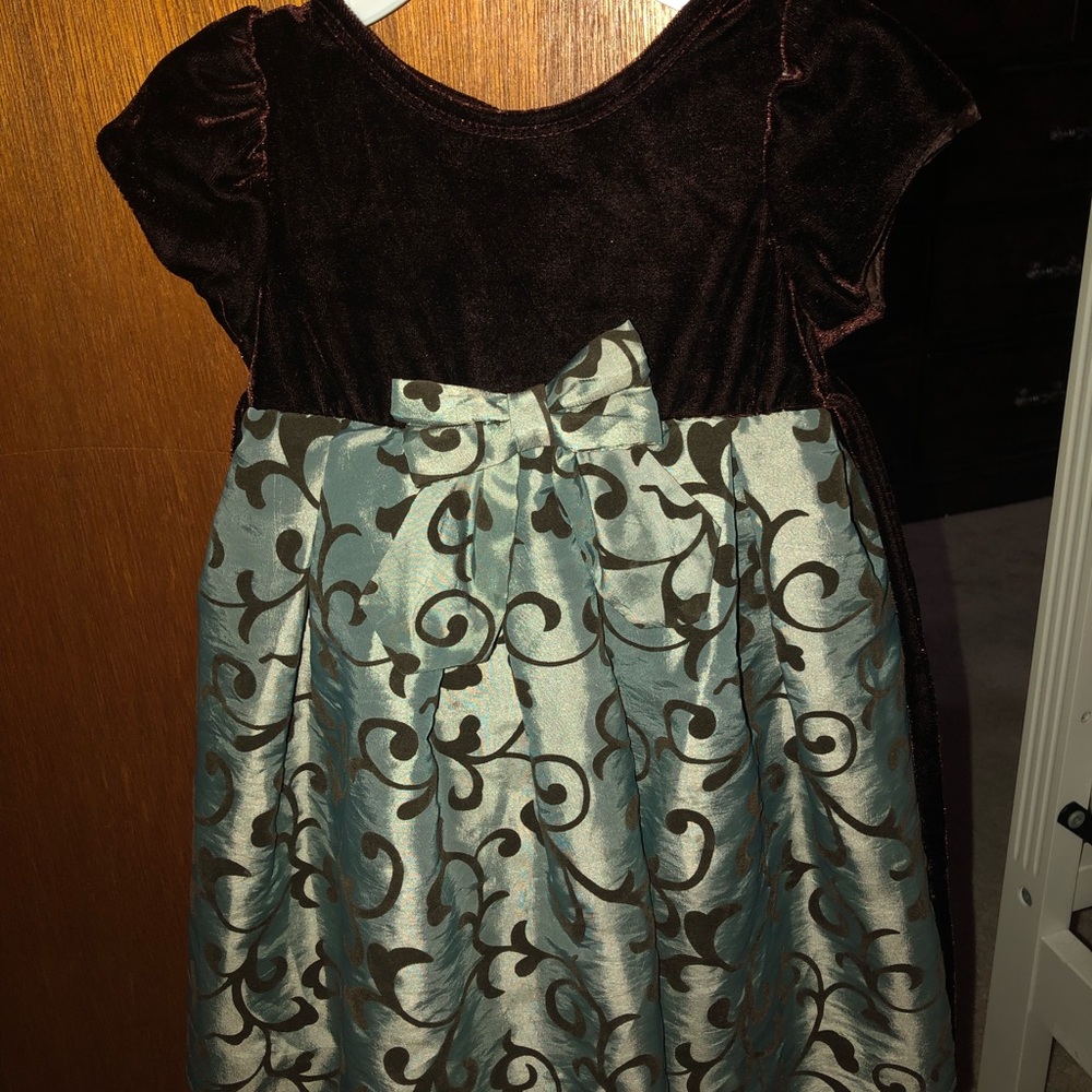 Girls dress